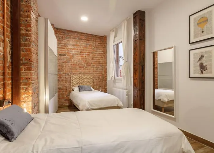 Casco Viejo Junto A La Plaza Nueva Y Unamuno *