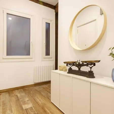 Casco Viejo Junto A La Plaza Nueva Y Unamuno * Bilbao