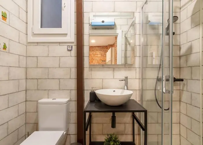 Casco Viejo Junto A La Plaza Nueva Y Unamuno Bilbau