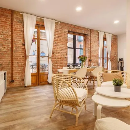 Casco Viejo Junto A La Plaza Nueva Y Unamuno *